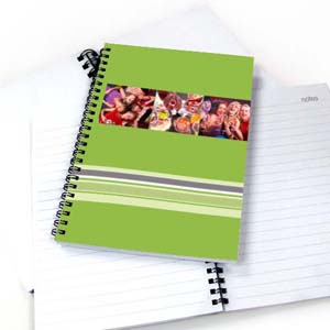 Créez votre propre carnet à rayures colorées trois collage, vert
